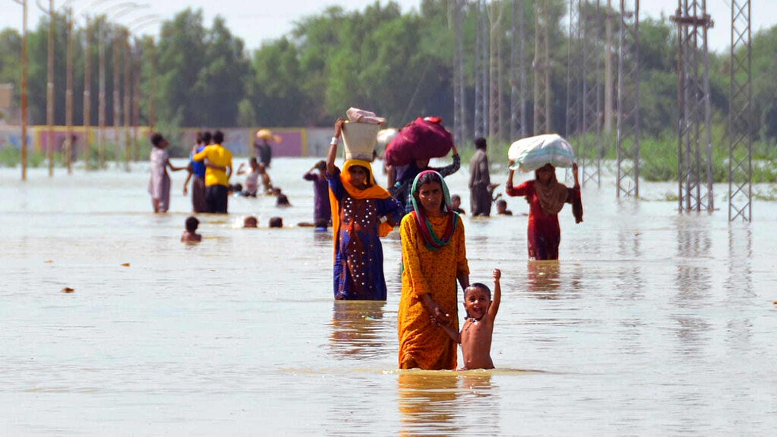 Pakistan'da muson yağmurları felaket oldu