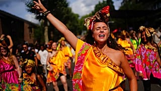 Karneválozó Notting Hill-ben