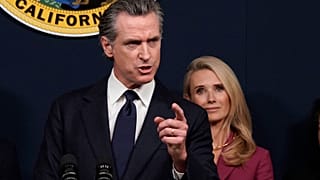 Gavin Newsom, az új demokrata szupersztár, feleségével