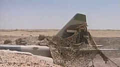 طائرات حربية عراقية دفنت تحت الرمال خلال الحرب. 