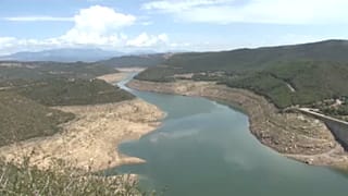 Leerer Stausee in Spanien