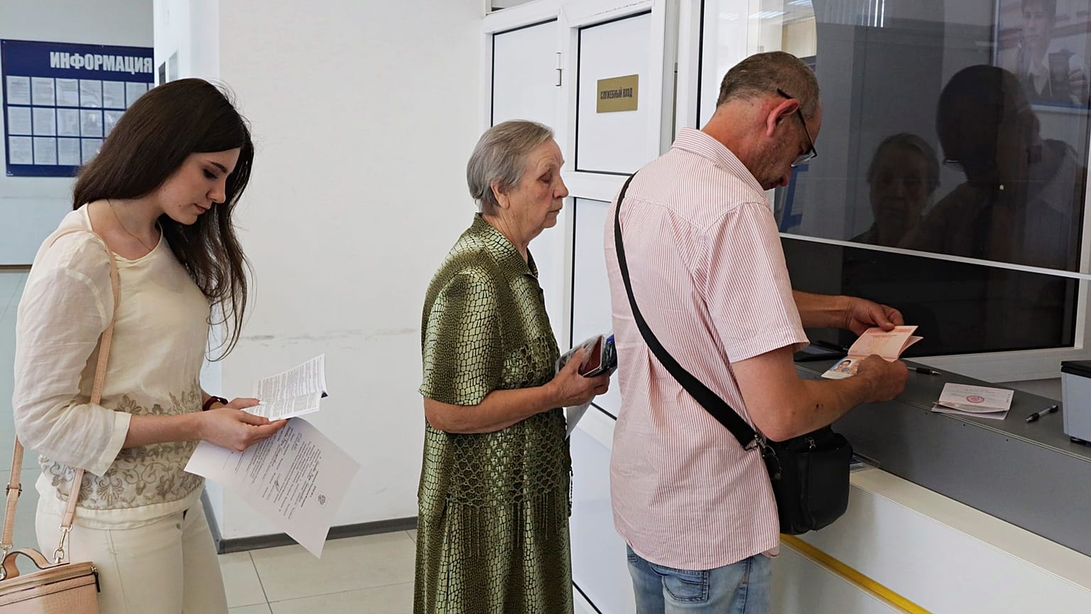 Depuis le début de la guerre en Ukraine, près d'un million de citoyens russes ont obtenu des visas touristiques pour voyager en Europe