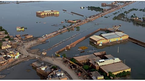 Humanitarian medical centre welcomes flood victims in Pakistan