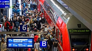 Almanya'da büyük ilgi gören 9 euroluk ucuz tren bileti uygulaması 31 Ağustos'ta sona eriyor