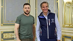 ولودیمیز زلنسکی و رافائل گروسی 