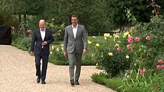 Scholz y Sánchez en rueda de prensa en Meseberg, Brandenburg