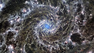 El resplandor de la galaxia Fantasma, a 32 millones de años luz