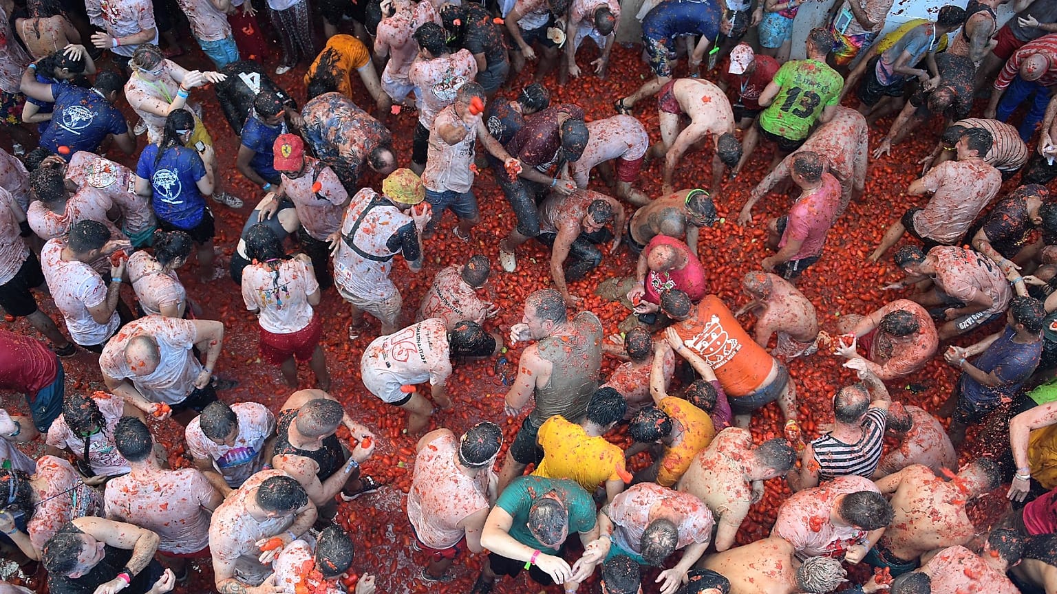 Die Tomatina fand wieder in Spanien nach zweijähriger Pandemie-Pause statt.