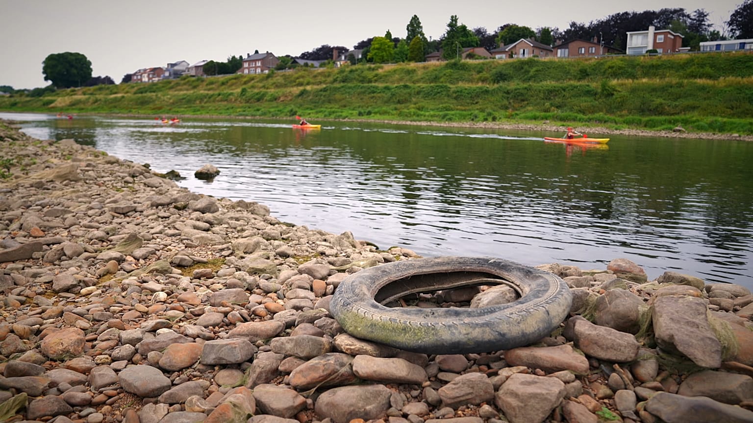 Plastikmüll in Flüssen grenzüberschreitend reduzieren