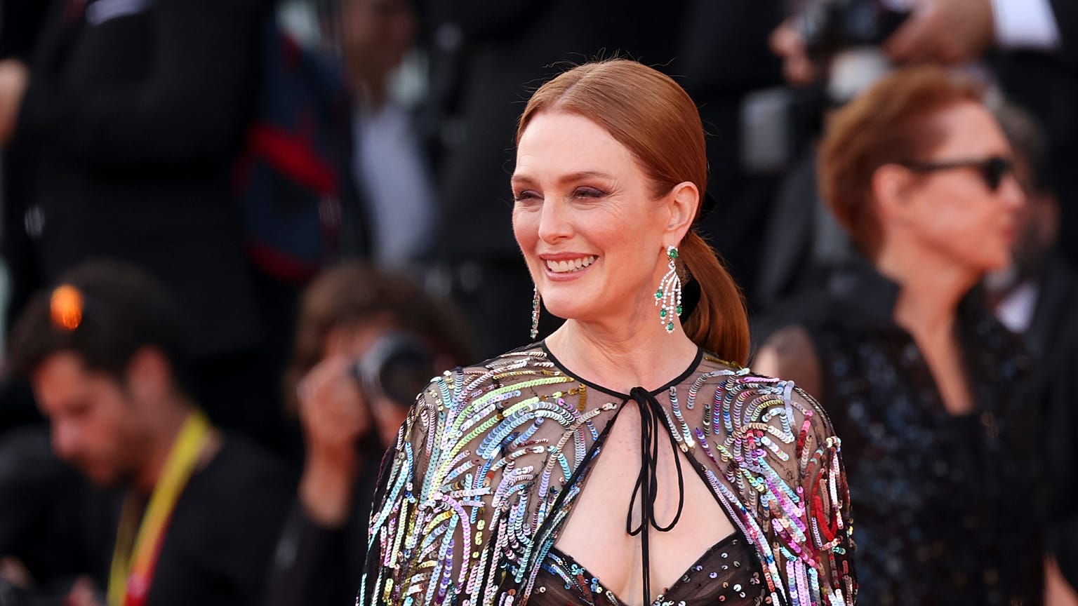 Julianne Moore na estreia de "White Noise" em Veneza