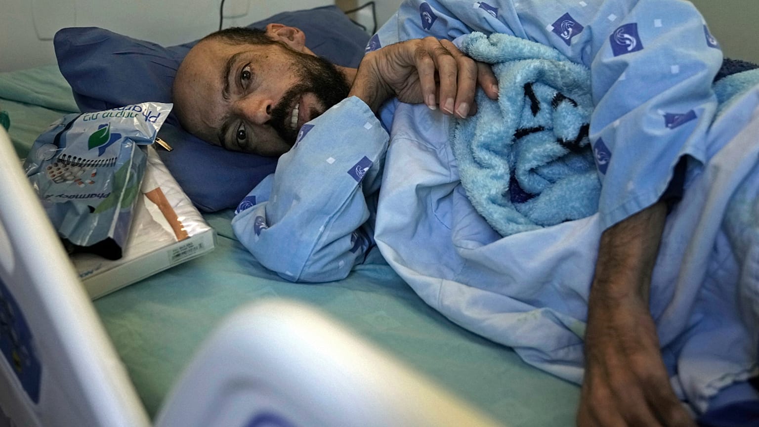 المعتقل الفلسطيني خليل العواودة ينهي إضراباً عن الطعام استمر أكثر من 160 يوما بعد أن وافقت إسرائيل على الإفراج عنه في أكتوبر القادم، 31 أغسطس 2022.