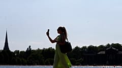 Yeni bir araştırma, televizyon, bilgisayar ve akıllı telefonlar gibi cihazlardan gelen mavi ışığa çok fazla maruz kalmanın yaşlanma sürecini hızlandırabileceğini öne sürdü