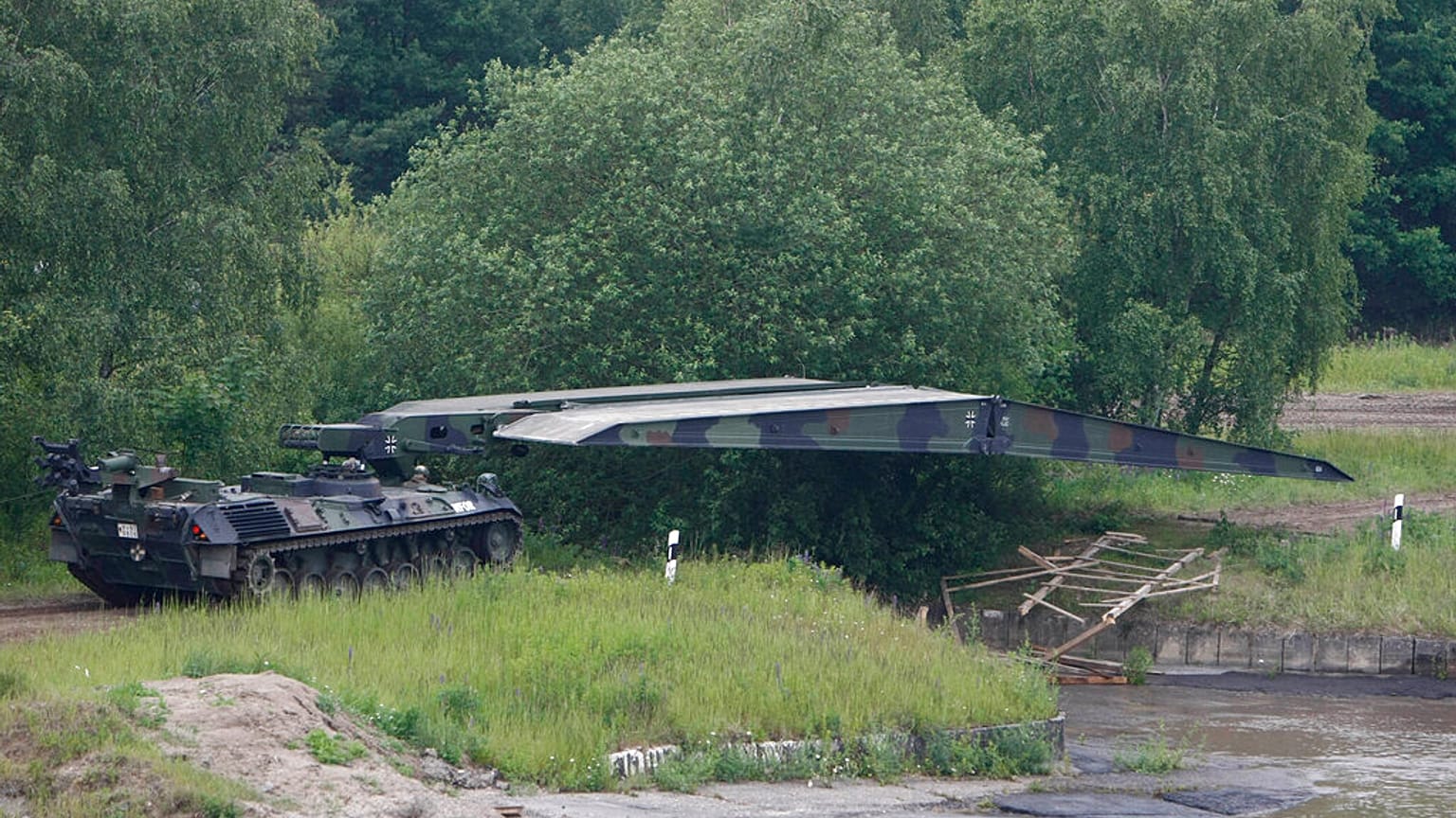  Panzerschnellbrücke "Biber" bei Truppenübung in Münster - ARCHIV
