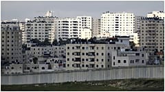 منطقة كفر عقب تبعد 10 كيلومترات عن مركز مدينة القدس