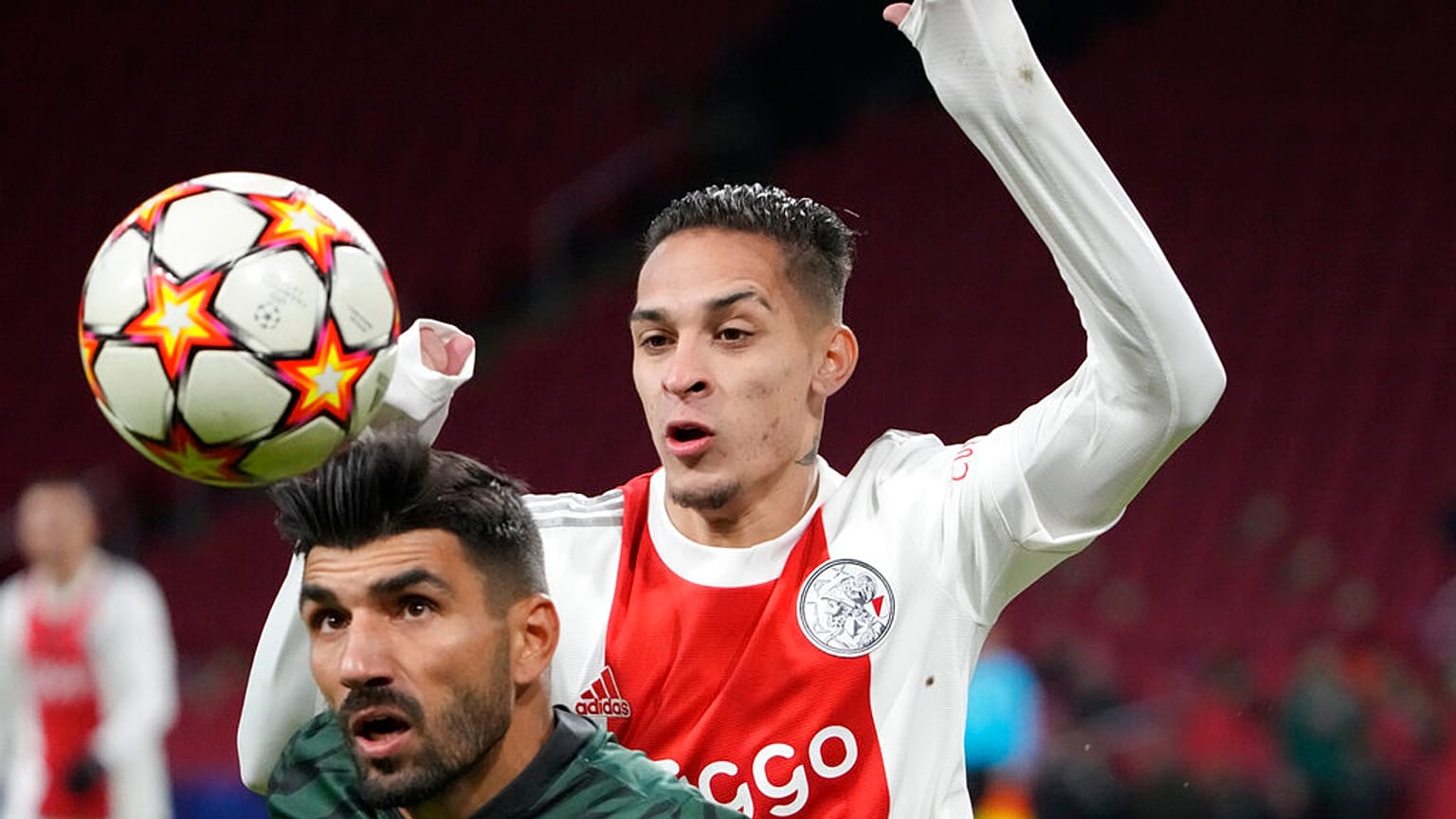 Antony im Trikot von Ajax Amsterdam am 07.12.2021