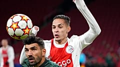 Antony im Trikot von Ajax Amsterdam am 07.12.2021