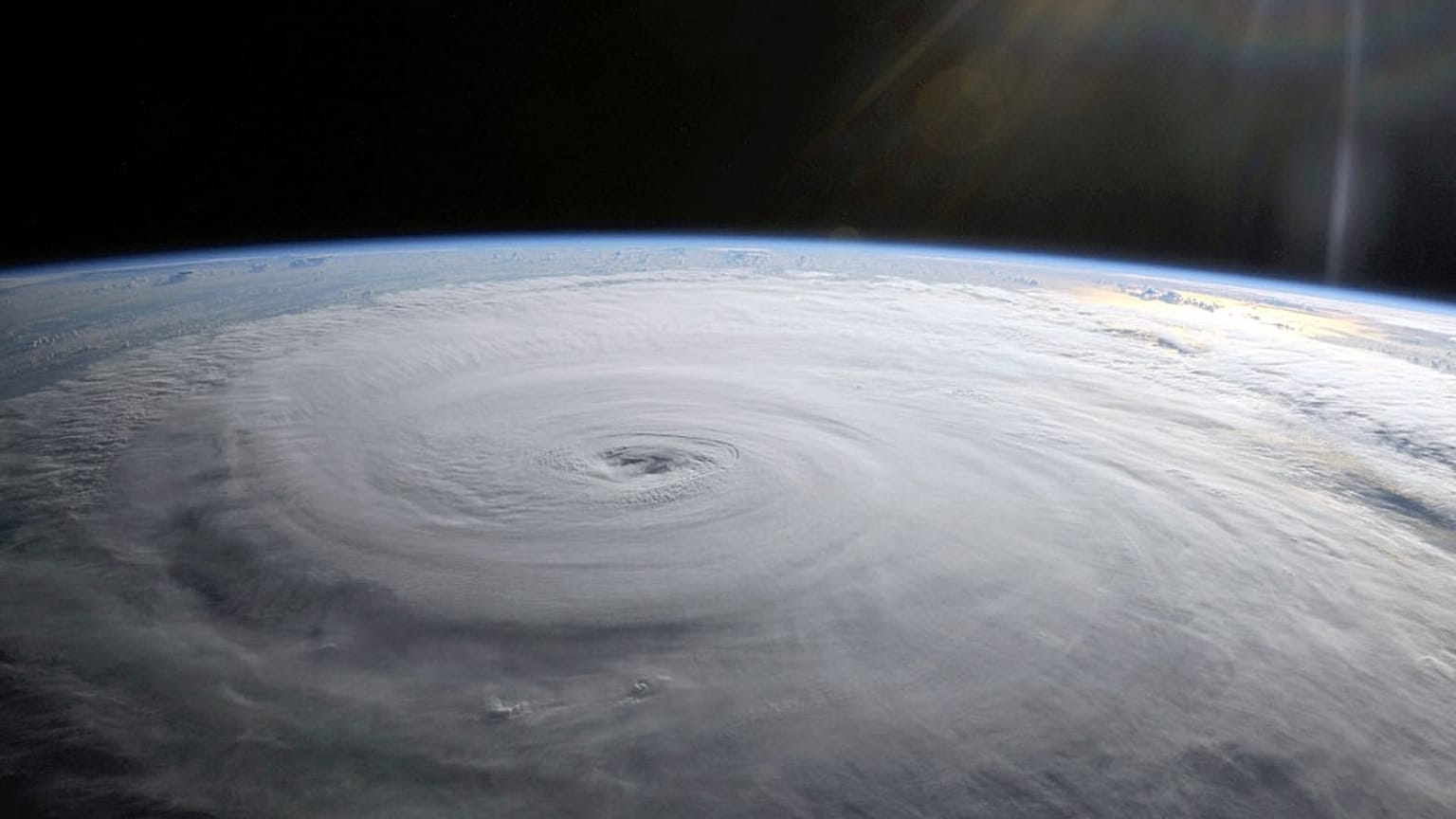 Un ouragan observé depuis la plateforme d'observation Cupola / Image d'illustration, 2010