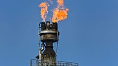 Une flamme au-dessus d'une raffinerie en Allemagne (Juillet 2022)