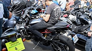 Μοτοπορεία στο Παρίσι