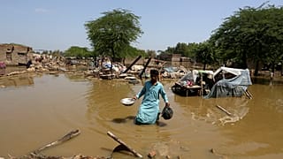 Под водой оказалась треть территории страны.