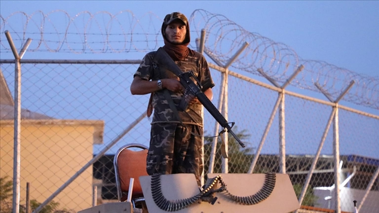 Bir Taliban militanı 
