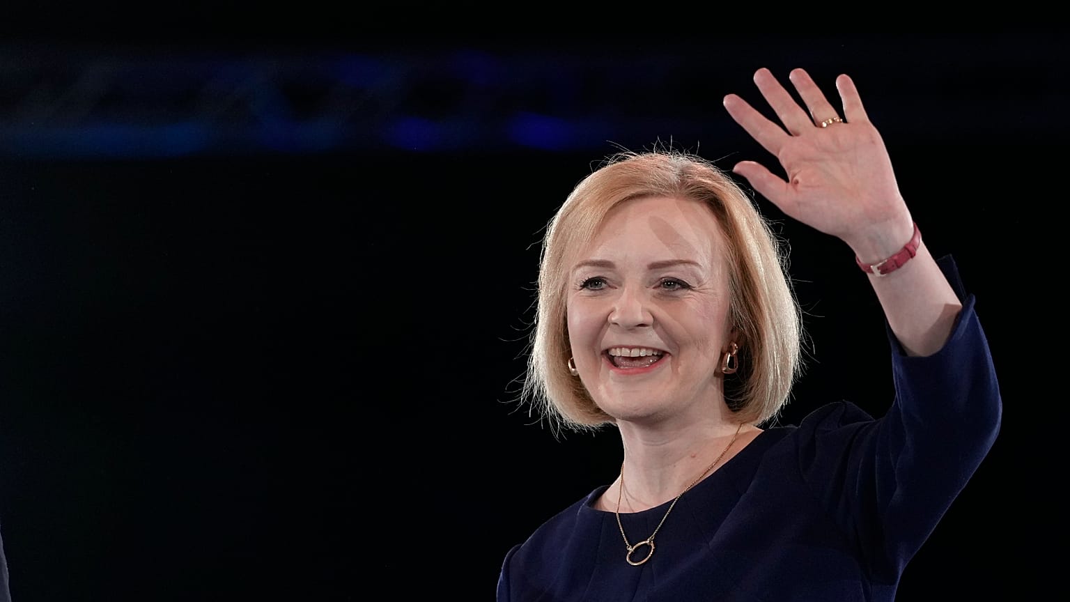 İngiltere'de iktidardaki Muhafazakar Parti liderliğine seçilen Liz Truss, ülkenin yeni başbakanı oldu.