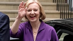 Liz Truss, die neue Premierministerin, startet durch 