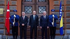 Erdogan, en el centro, con los dirigentes bosnios