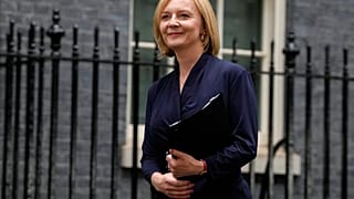La nouvelle première ministre britannique arrive pour prononcer un discours devant Downing Street à Londres, mardi 6 septembre 2022