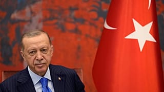 الرئيس التركي رجب طيب أردوغان خلال مؤتمر صحفي في بلغراد، صربيا.