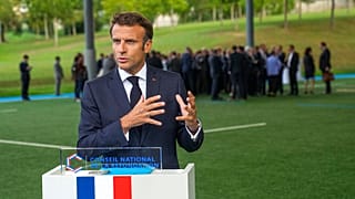 Emmanuel Macron s'adresse à la presse à l'occasion du lancement du conseil national de la refondation le jeudi 8 septembre à Marcoussis (Essonne)