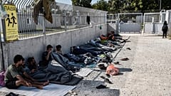 Réfugiés yazidis irakiens bloqués à l'entrée du camp de Serrès dans le nord de la Grèce - 06.09.2022