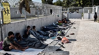 Réfugiés yazidis irakiens bloqués à l'entrée du camp de Serrès dans le nord de la Grèce - 06.09.2022