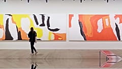 Sally Gabori in der Fodation Cartier