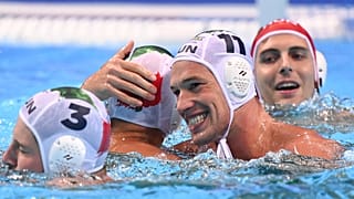 Manhercz Krisztián (3-as sapkában), Német Toni, Jansik Szilárd (11) és Vogel Soma a spanyolok legyőzését ünneplik közvetlenül a 10-8-ra megnyert Európa-bajnoki elődöntő után