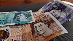 Brit bankjegyek II. Erzsébet képmásával