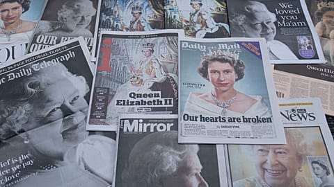 Les unes des journaux consacrées à la reine Elizabeth II au lendemain de son décès, le 9 septembre 2022