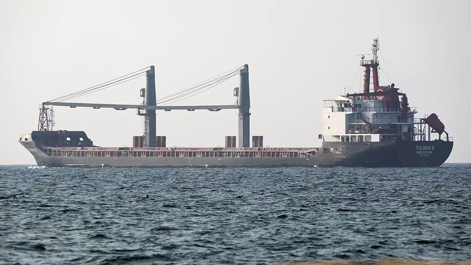 Fulmar S kuru yük gemisi 12 bin ton mısırla Odesa limanından yola çıkıyor