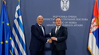 Ο υπουργός Εξωτερικών Ν. Δένδιας με τον Σ¨ερβο ομόλογό του, Νίκολα Σελάκοβιτς.