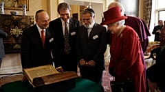 دیدار ملکه الیزابت دوم با رهبران جامعه یهودیان بریتانیا