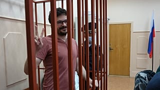 Оппозиционеру Илье Яшину продлили срок ареста
