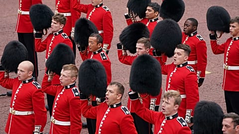 Gardes royaux devant le palais Saint-James à Londres, 10/09/22