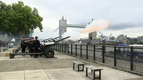 GB King gun salute