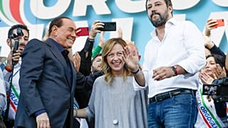 Сильвио Берлускони, Джорджа Мелони и Маттео Сальвини на митинге в Риме. Октябрь 2019 года