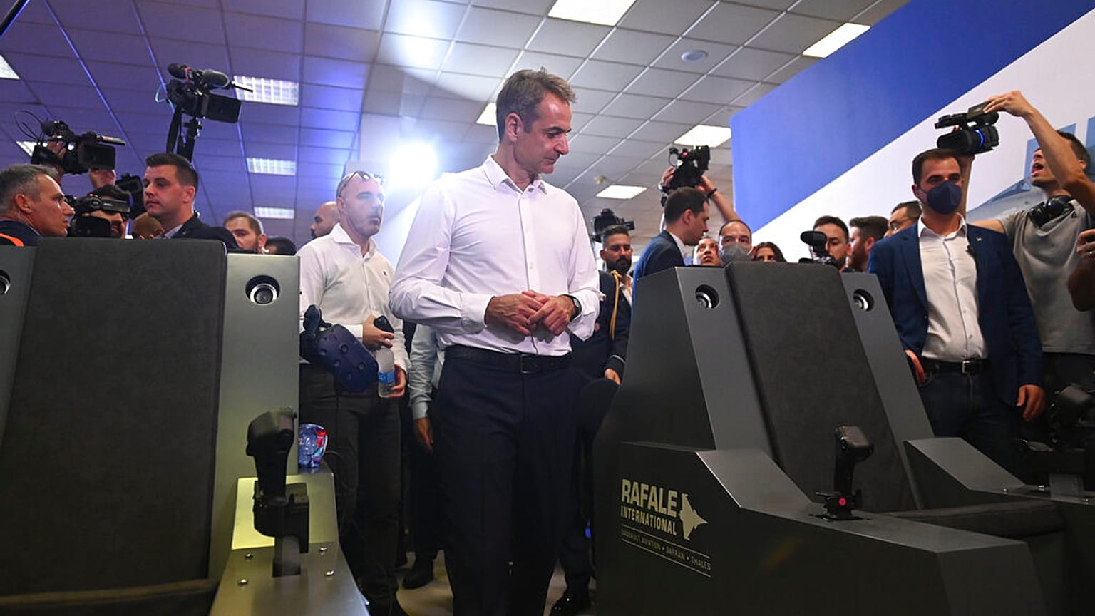 Selanik Uluslararası Fuarı'na katılan Yunanistan Başbakanı Kiryakos Miçotakis alacakları yeni ek tedbirleri açıkladı