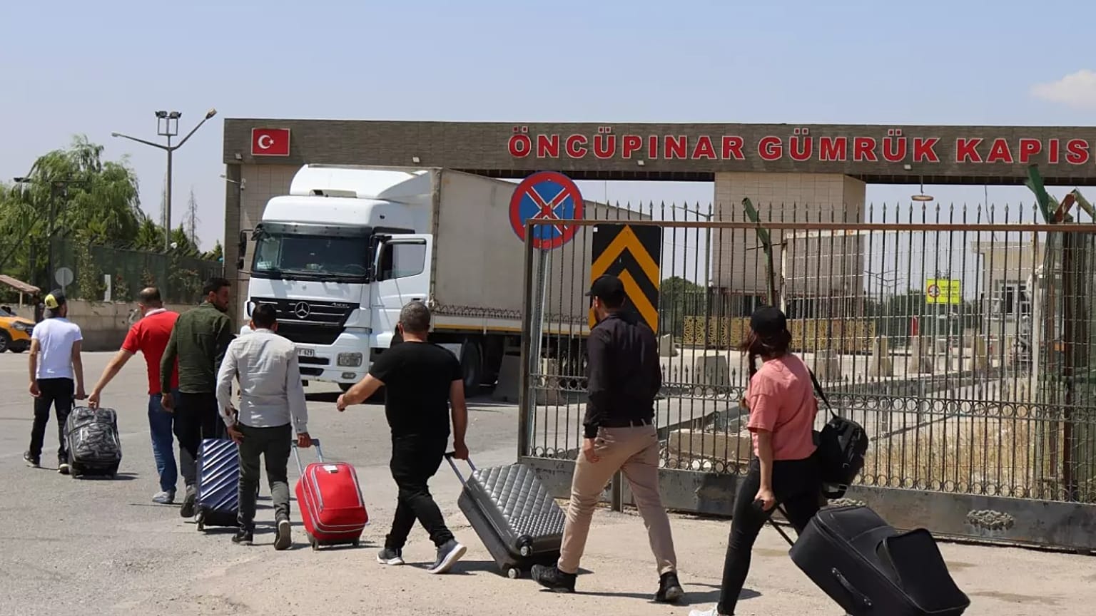 Ülkelerine dönen Suriyeli mülteciler (arşiv) 