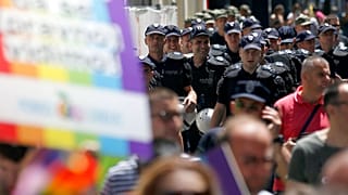 Des policiers anti émeuteS lors de la marche des fiertés de Belgrade, le 29 juin 2019, Serbie