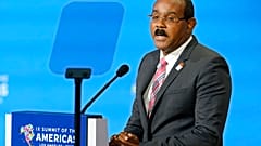  Antigua ve Barbuda Başbakanı Gaston Browne