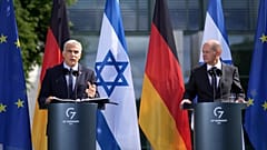 İsrail Başbakanı Yair Lapid ve Almanya Başbakanı Olaf Scholz 