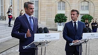 Miçotakis, Elysee Sarayı'nda Macron ile bir araya geldi